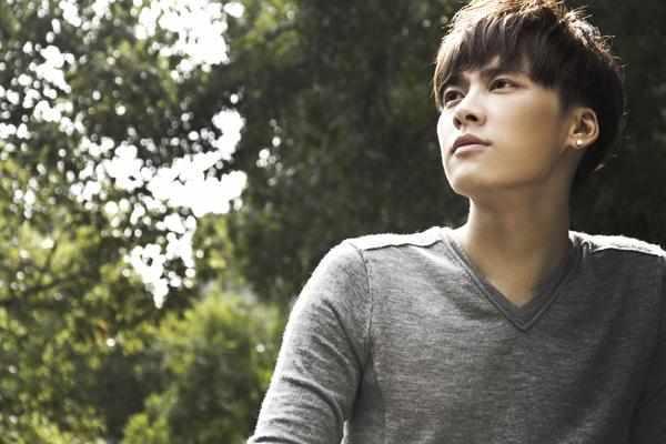 李易峰吃六分钟吃瓜视频,美食诱惑引网友热议