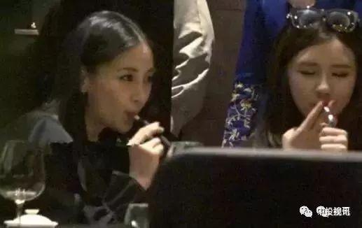 抽烟围观吃瓜视频大全,揭秘热门抽烟围观吃瓜视频背后的故事