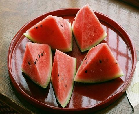 吃隔夜瓜中毒的视频大全,揭秘常见误食案例