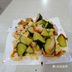 鲁山吃瓜的视频,揭秘乡村美食背后的故事